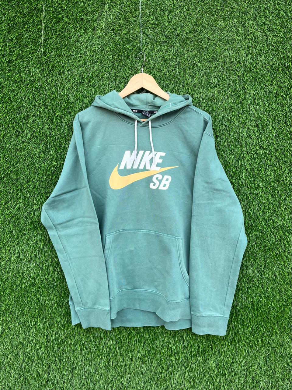 N*ke |hoodie | Sportswear , Gymwear & Activewear | Track& Field| Running | Winterwear