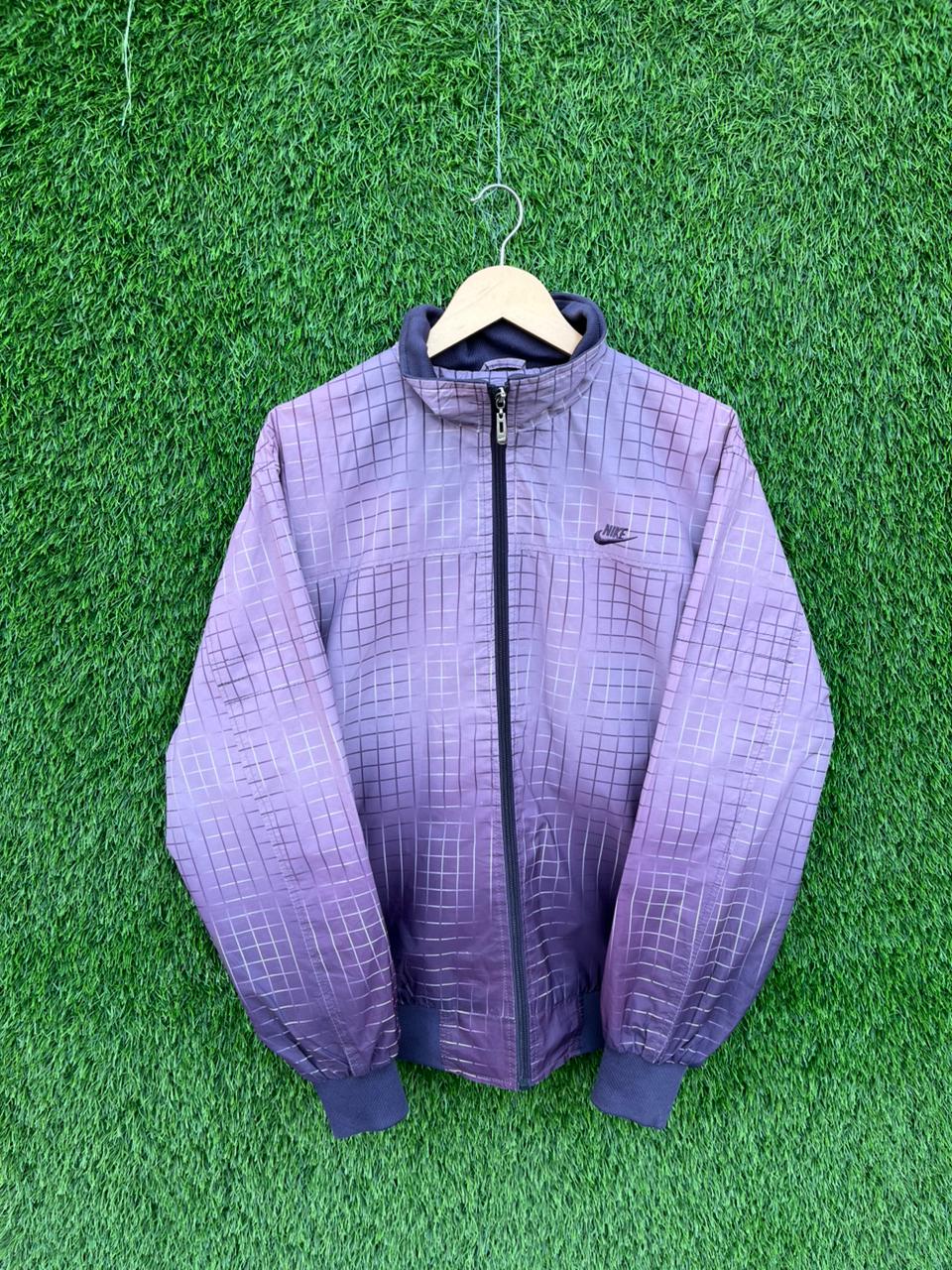 N*ke Gradient track Jacket | Sportswear , Gymwear & Activewear | Track& Field| Running | Winter wear