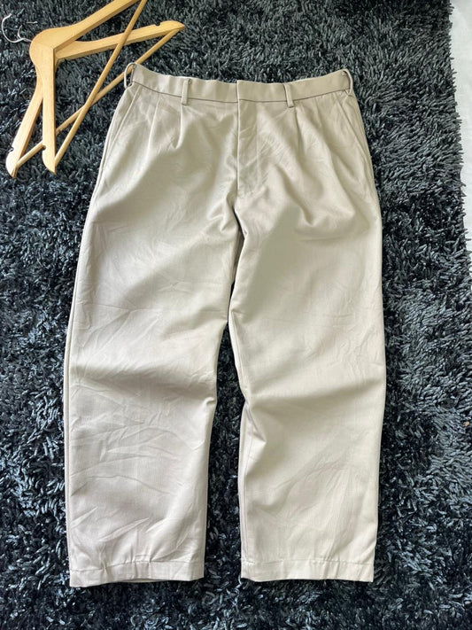 Uniqlo Relaxed Fit Casual Trousers | Everyday Wear Pants | Smart Casual Style | Men Women | Online Shopping