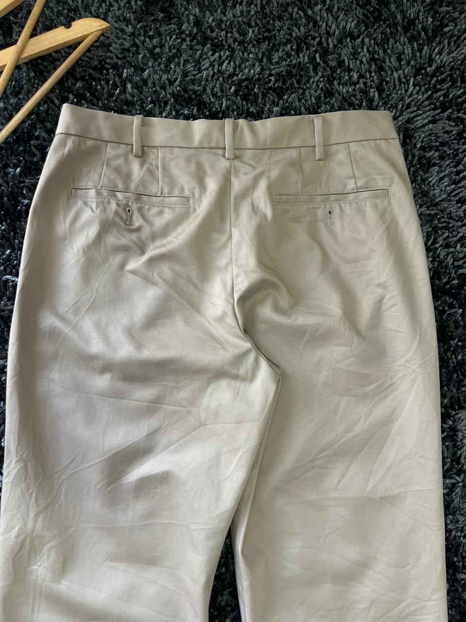 Uniqlo Relaxed Fit Casual Trousers | Everyday Wear Pants | Smart Casual Style | Men Women | Online Shopping