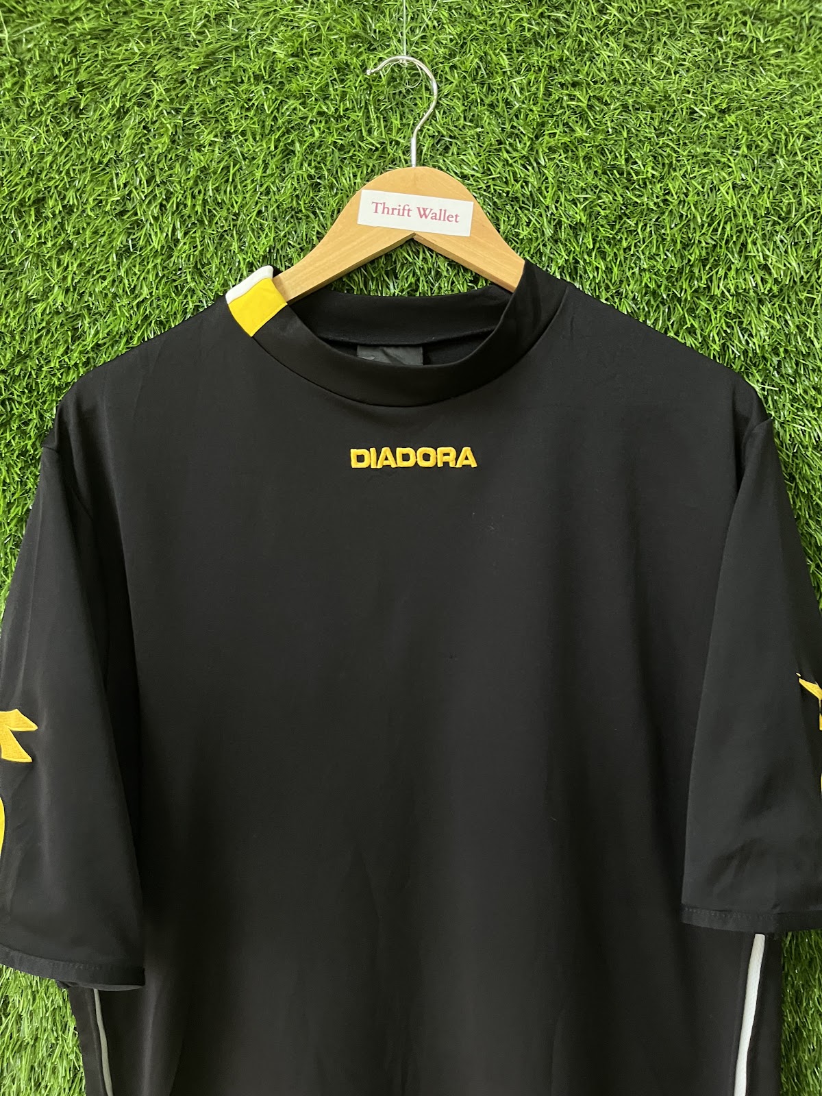 Diadora