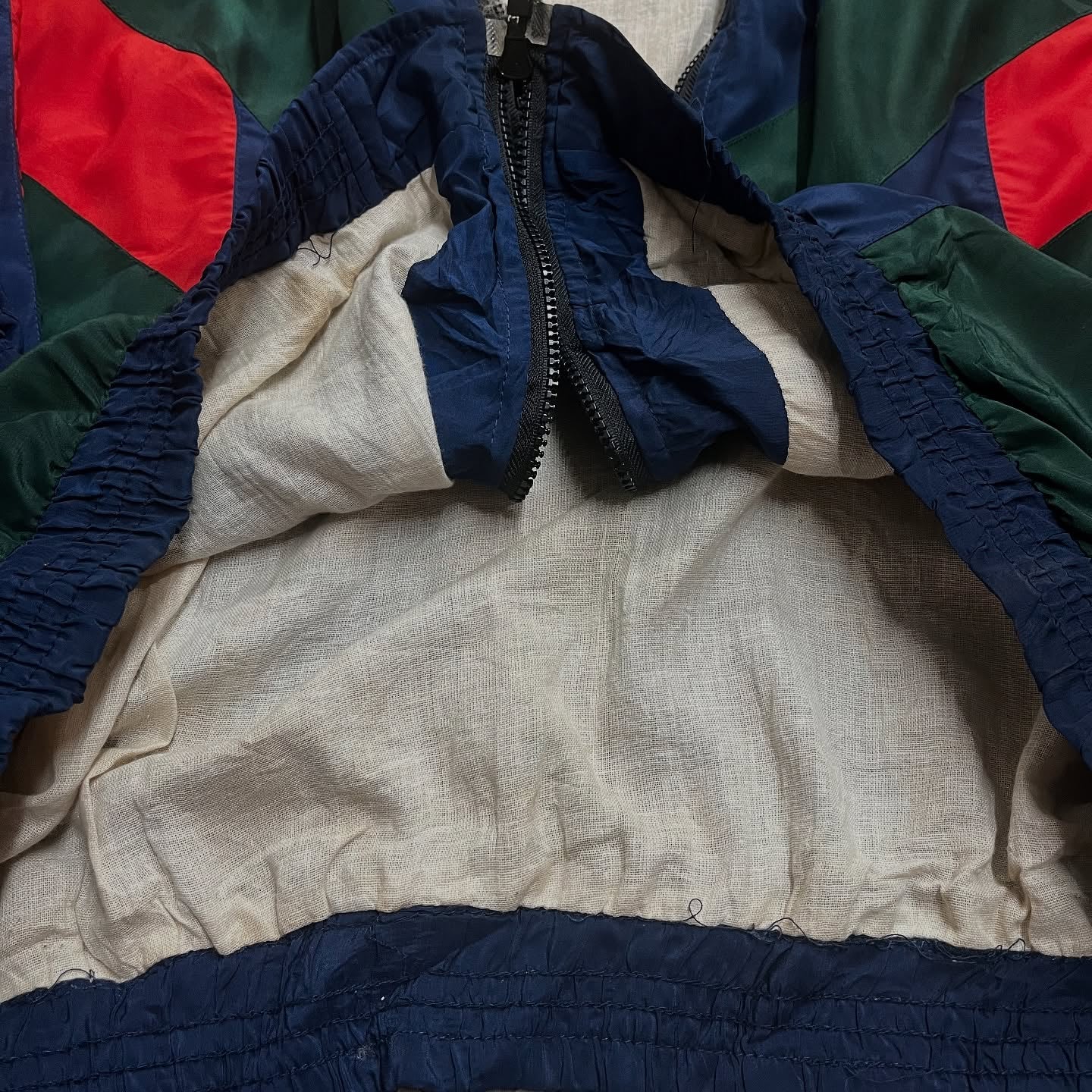 Vintage TomṀY HILFǏGER Windbreaker (Oversized Full Sleeve T shirt or Jersey Unisex)