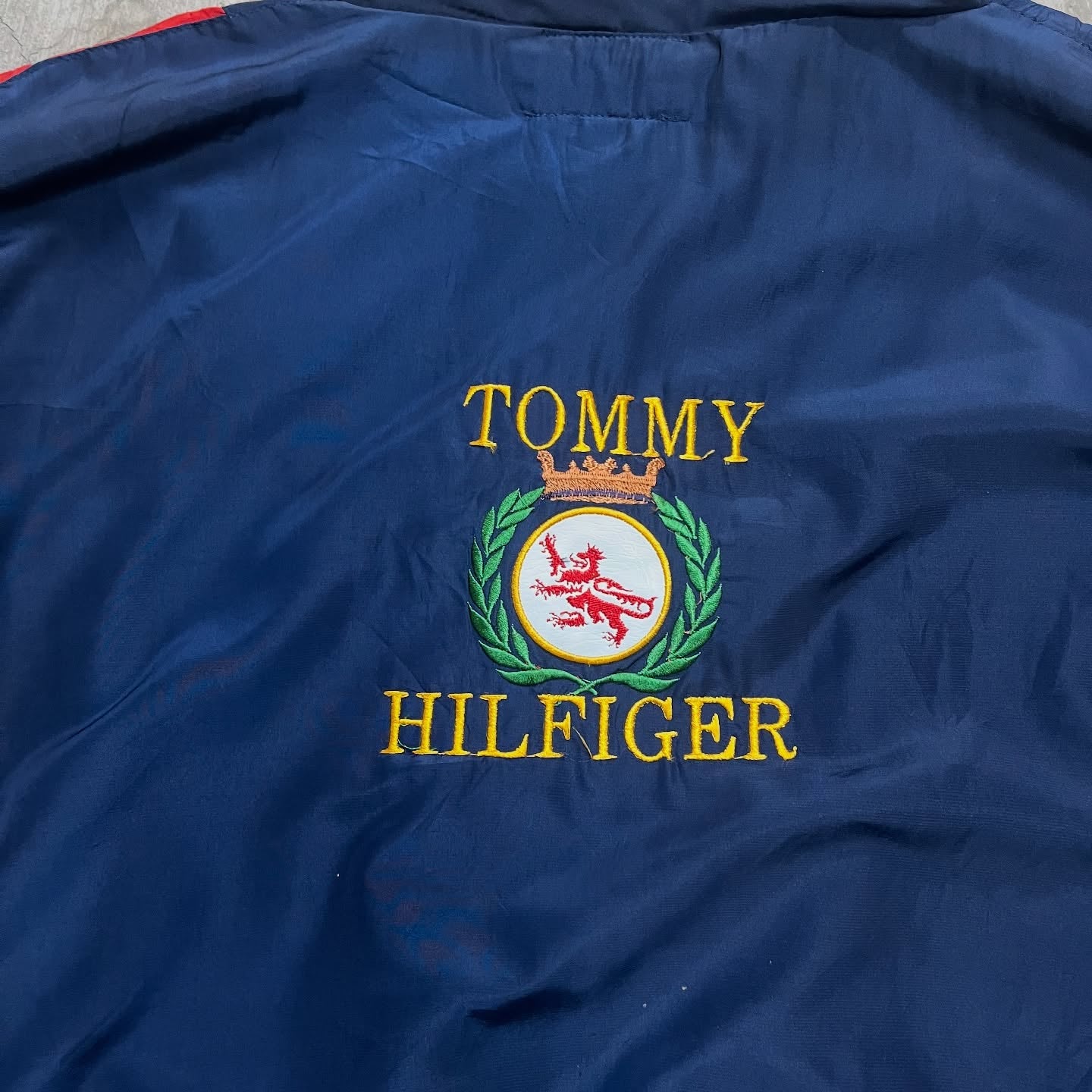 Vintage TomṀY HILFǏGER Windbreaker (Oversized Full Sleeve T shirt or Jersey Unisex)