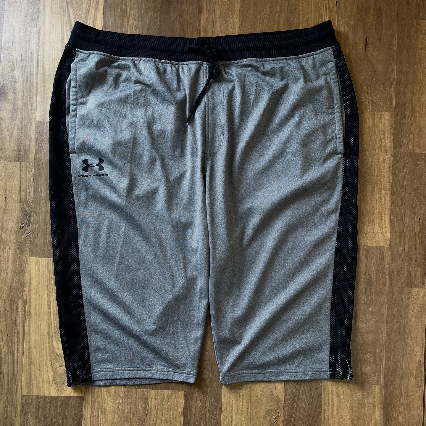 UNDER ARMOUR SHORTS