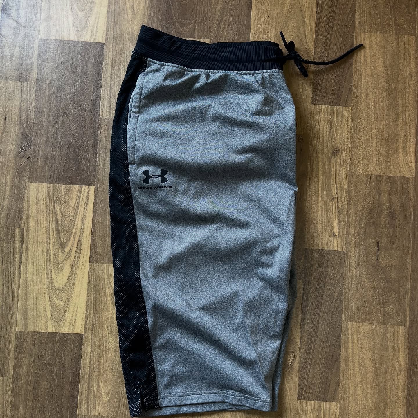 UNDER ARMOUR SHORTS