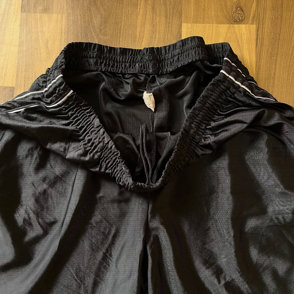 BLACK SHORT