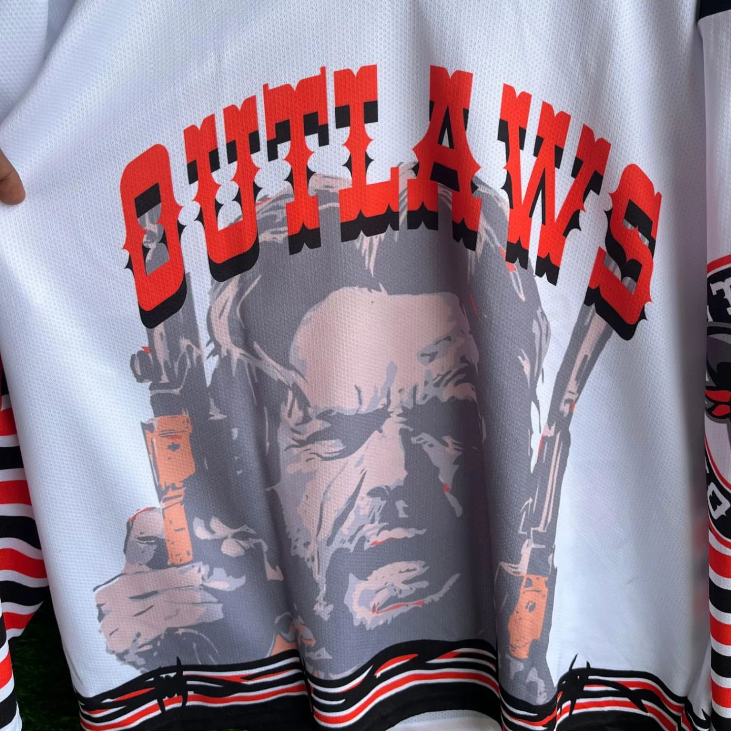 NHL Outlaws Wanted 19 (Oversized T Shirt or jersey unisex)