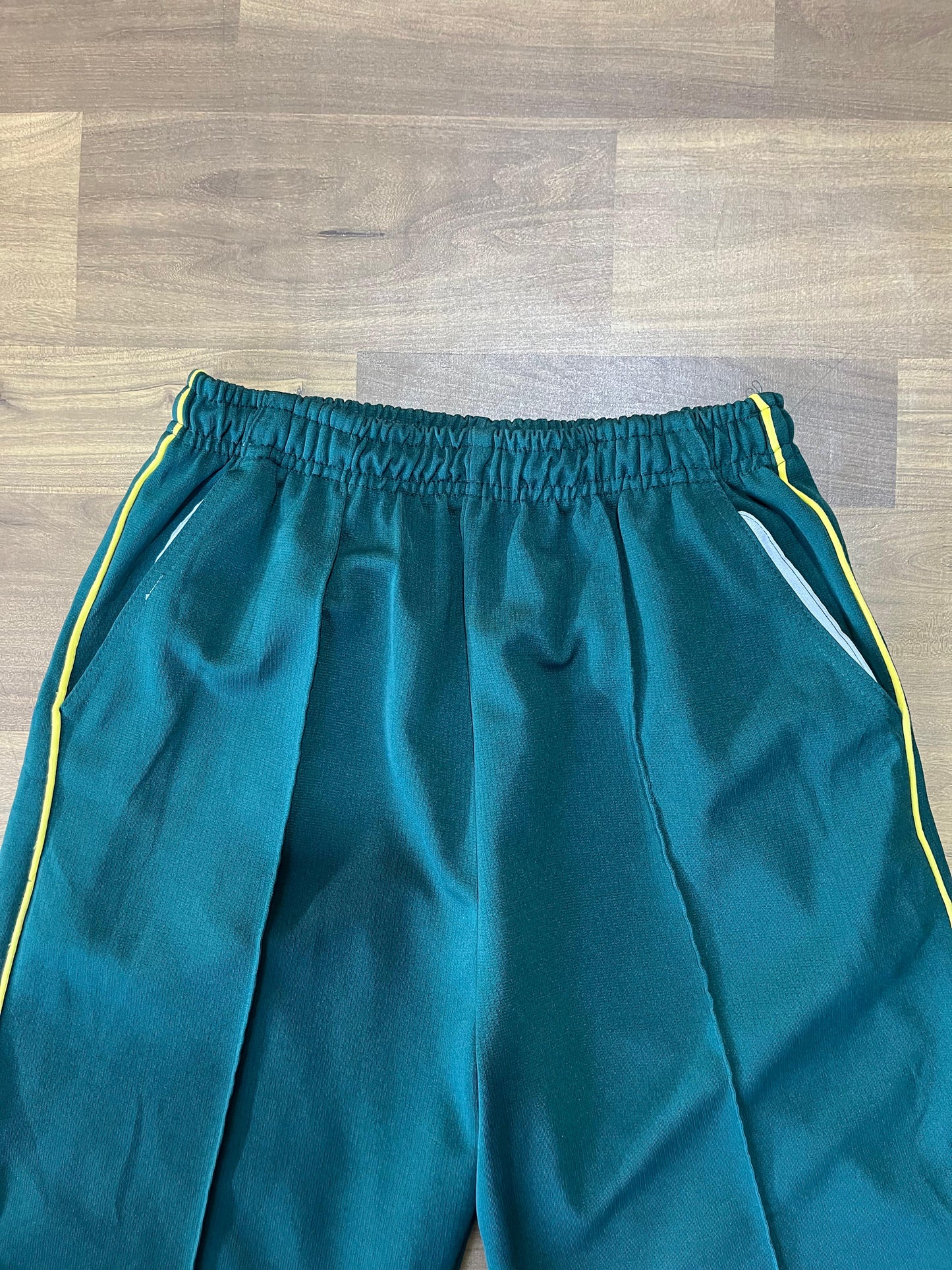 Dark green SHORTS