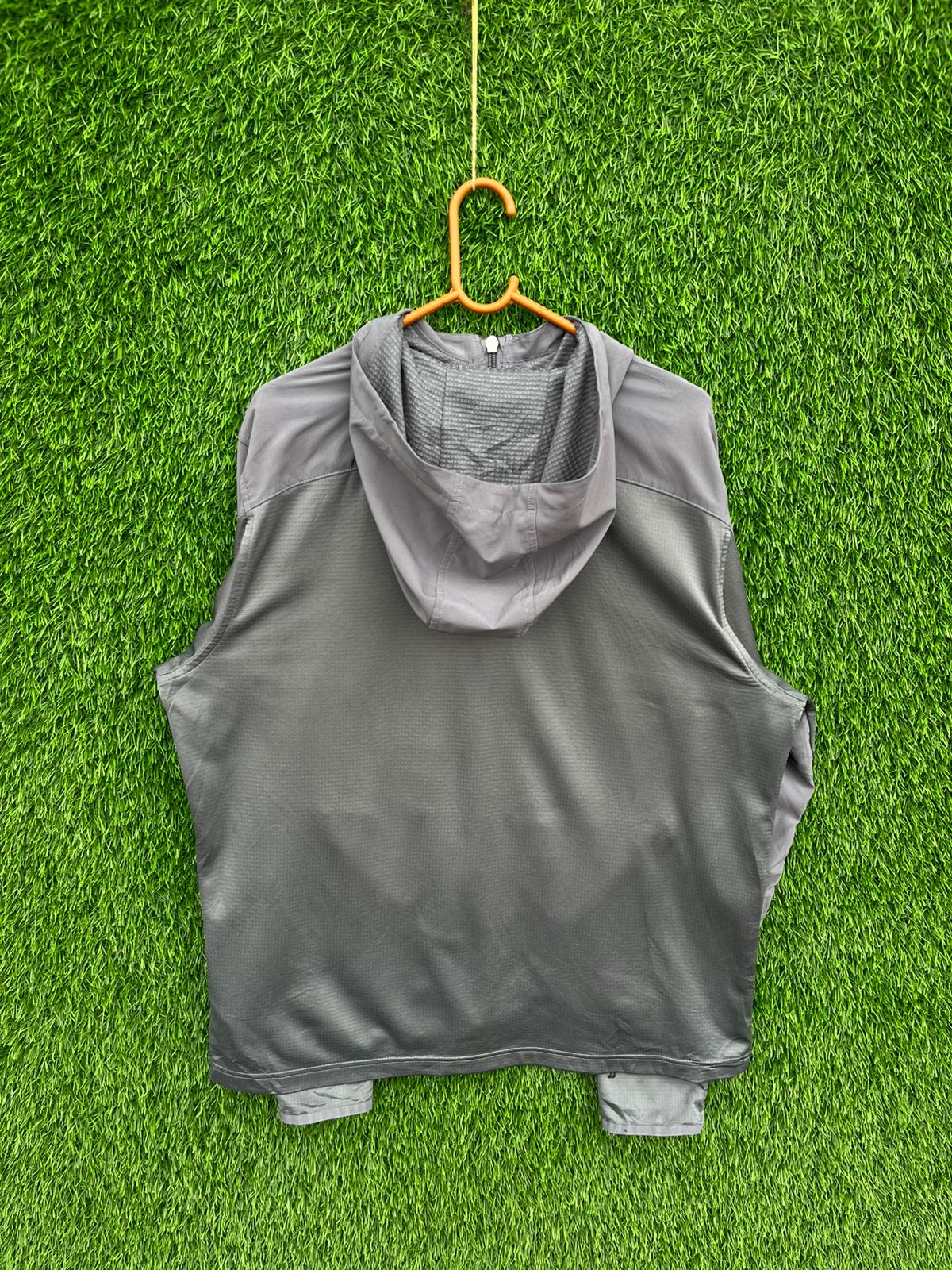 Underarmour Hooded Track Jacket | Sportswear , Gymwear & Activewear | Track& Field| Running (Oversized Full Sleeve T shirt or Jersey Unisex)