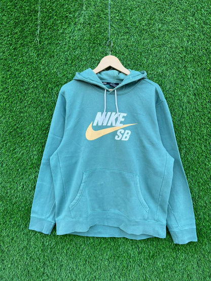 N*ke |hoodie | Sportswear , Gymwear & Activewear | Track& Field| Running | Winterwear