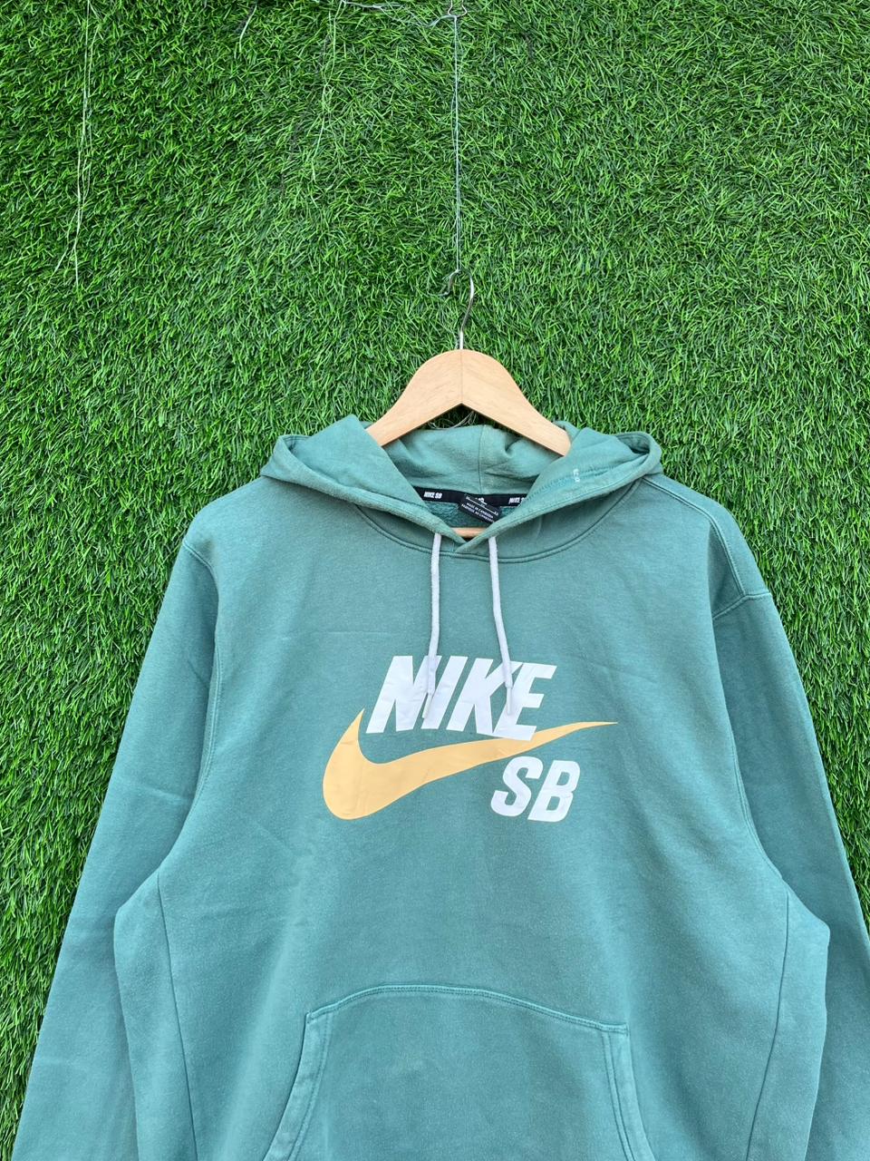 N*ke |hoodie | Sportswear , Gymwear & Activewear | Track& Field| Running | Winterwear