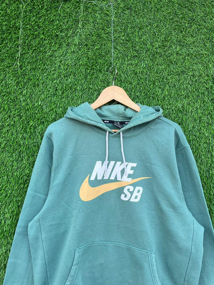 N*ke |hoodie | Sportswear , Gymwear & Activewear | Track& Field| Running | Winterwear