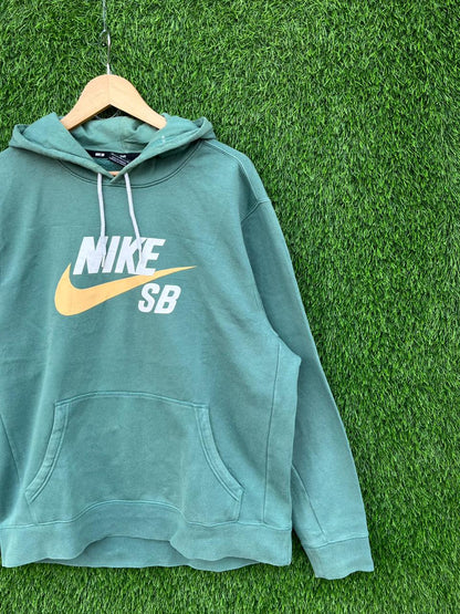 N*ke |hoodie | Sportswear , Gymwear & Activewear | Track& Field| Running | Winterwear