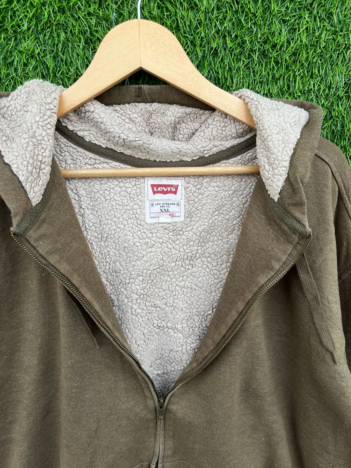 Levi's |hoodie | Sportswear , Gymwear & Activewear | Track& Field| Running | Winterwear