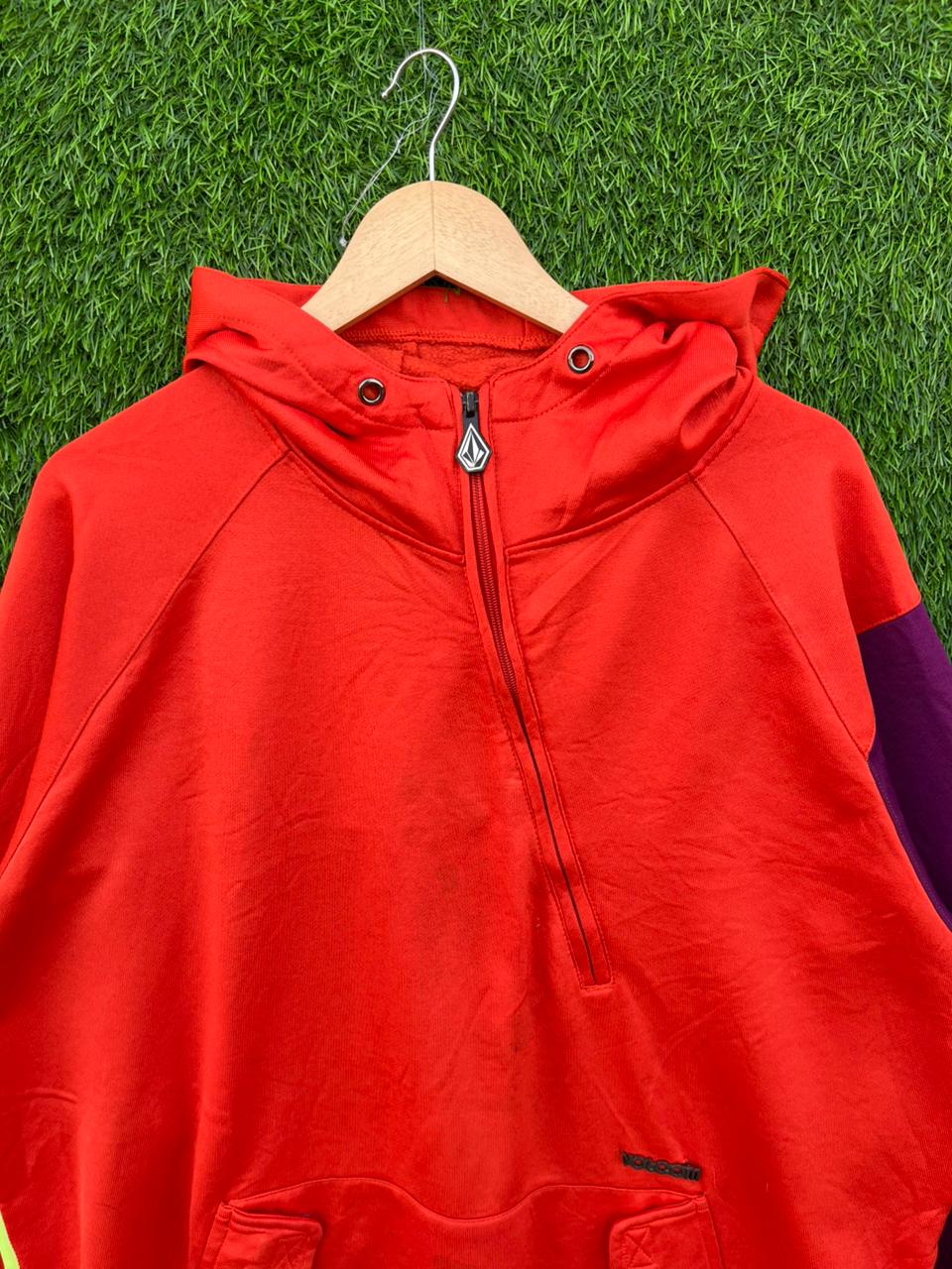 Volcom |hoodie | Sportswear , Gymwear & Activewear | Track& Field| Running | Winterwear