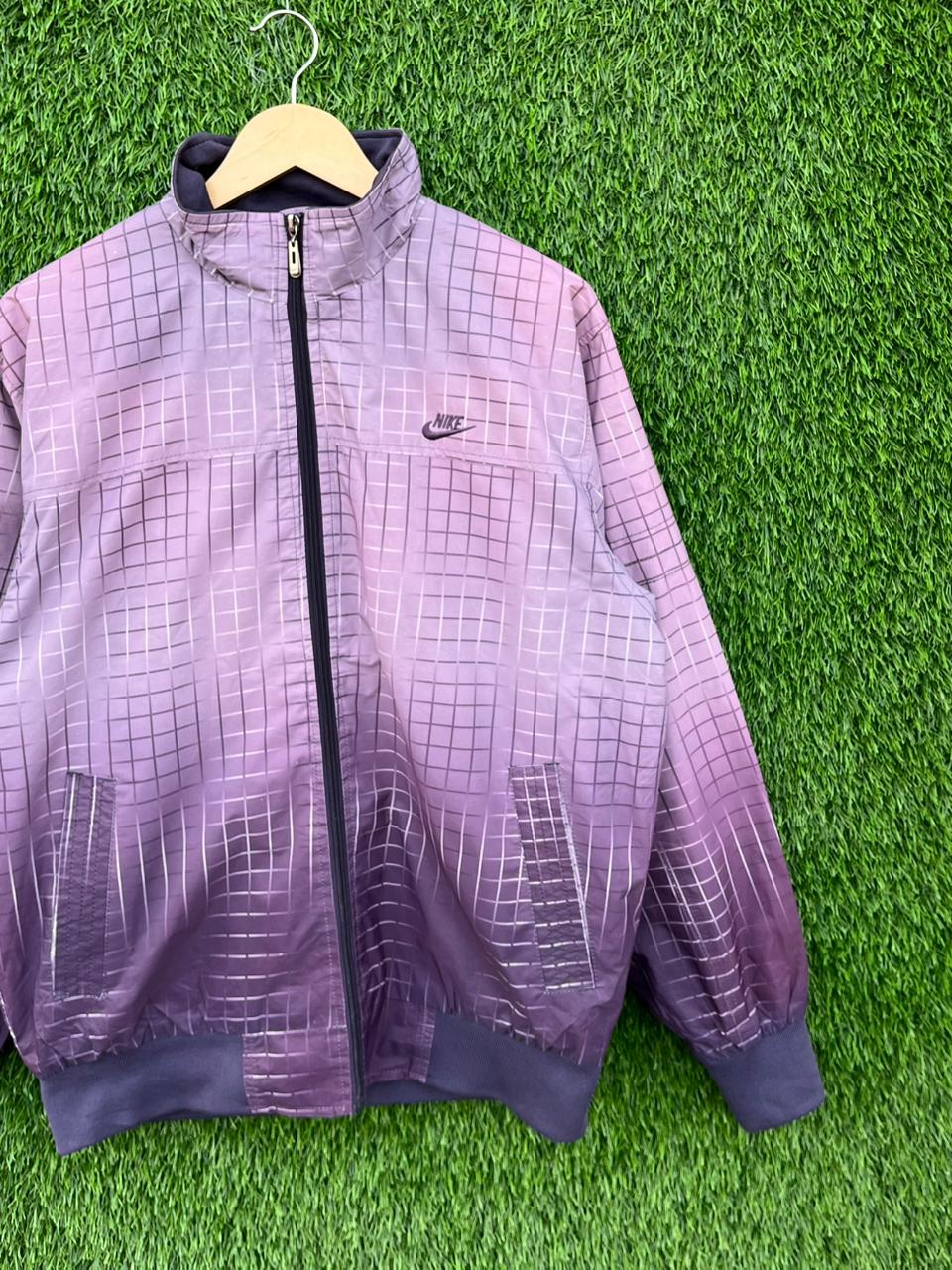 N*ke Gradient track Jacket | Sportswear , Gymwear & Activewear | Track& Field| Running | Winter wear