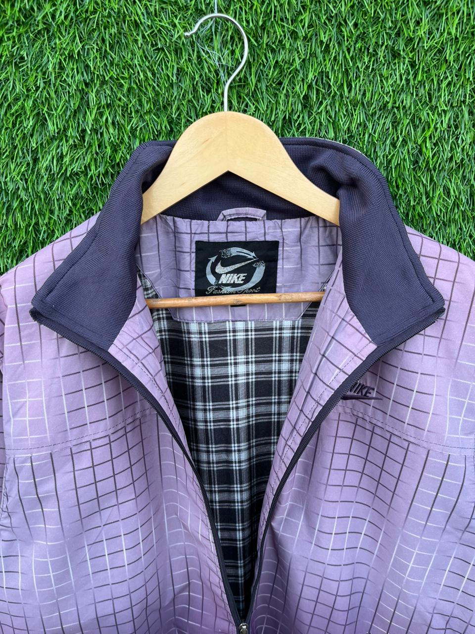 N*ke Gradient track Jacket | Sportswear , Gymwear & Activewear | Track& Field| Running | Winter wear