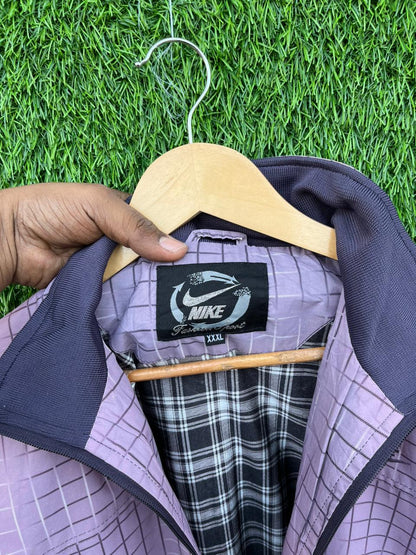 N*ke Gradient track Jacket | Sportswear , Gymwear & Activewear | Track& Field| Running | Winter wear