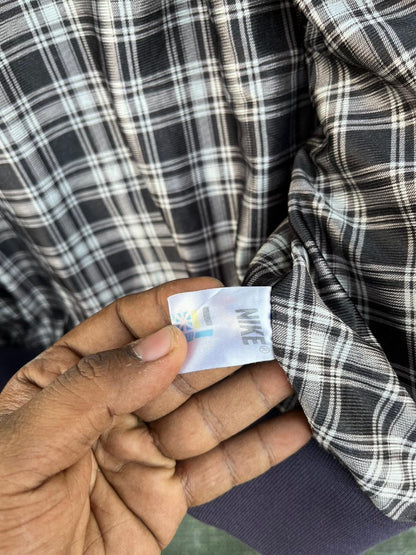 N*ke Gradient track Jacket | Sportswear , Gymwear & Activewear | Track& Field| Running | Winter wear