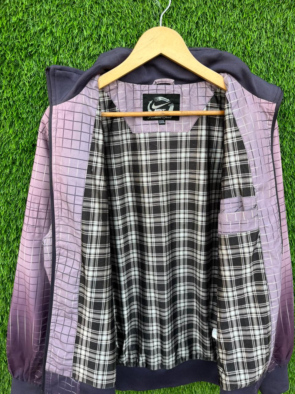 N*ke Gradient track Jacket | Sportswear , Gymwear & Activewear | Track& Field| Running | Winter wear