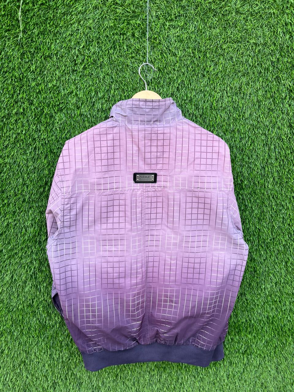 N*ke Gradient track Jacket | Sportswear , Gymwear & Activewear | Track& Field| Running | Winter wear