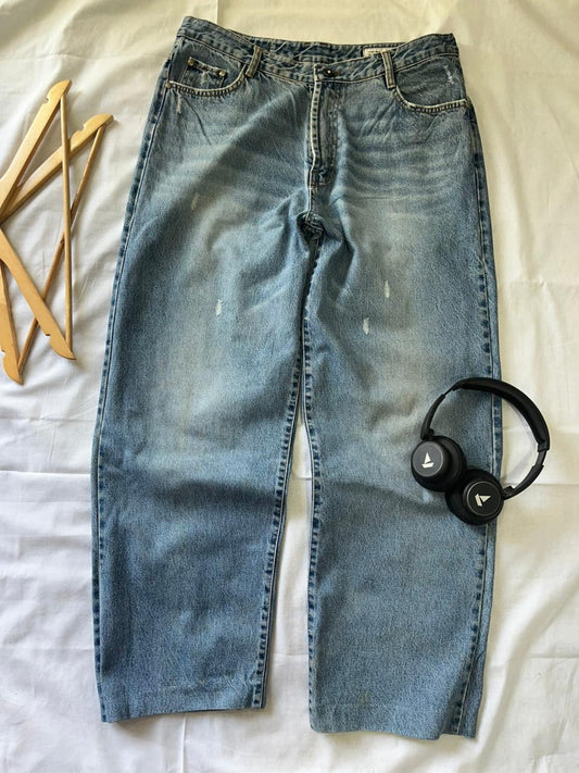 Uo2 land Vintage Blue Jeans | Pre-Owned Streetwear Denim|  Men Women | Unisex  | Online Shopping