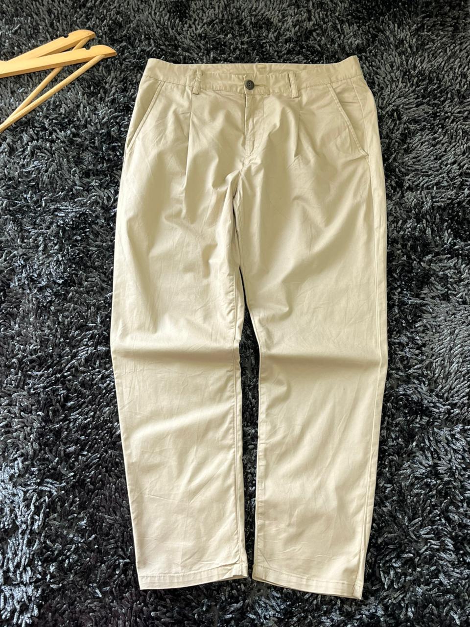 Uniqlo Relaxed Fit Casual Trousers | Everyday Wear Pants | Smart Casual Style | Men Women | Online Shopping