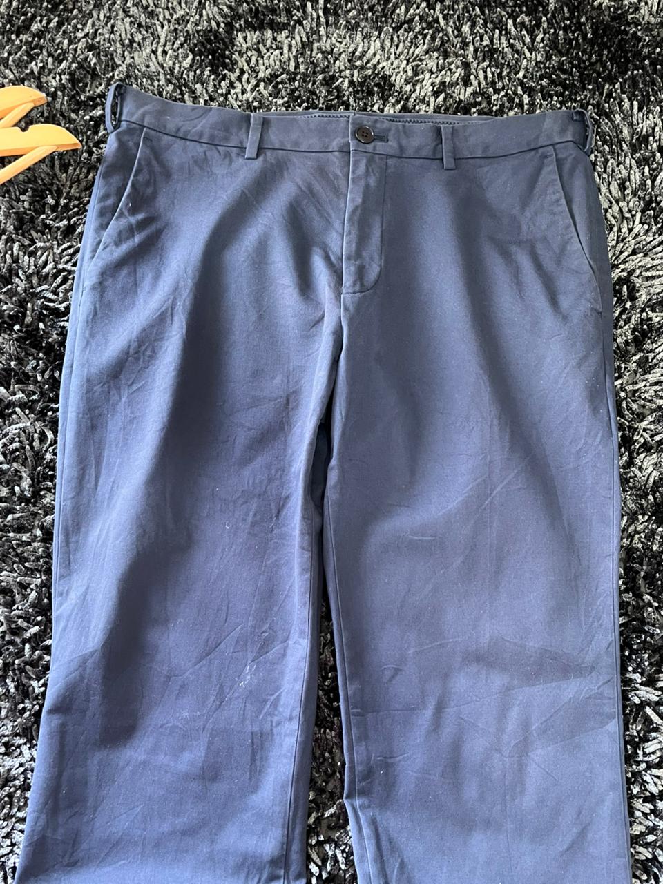 Uniqlo Relaxed Fit Casual Trousers | Everyday Wear Pants | Smart Casual Style | Men Women | Online Shopping