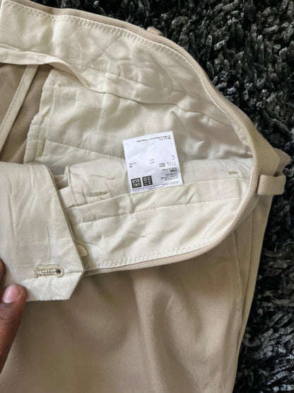 Uniqlo Relaxed Fit Casual Trousers | Everyday Wear Pants | Smart Casual Style | Men Women | Online Shopping