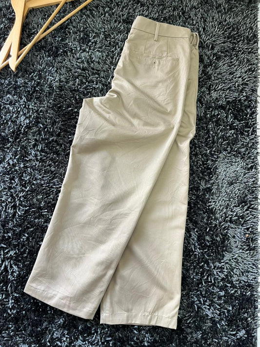 Uniqlo Relaxed Fit Casual Trousers | Everyday Wear Pants | Smart Casual Style | Men Women | Online Shopping