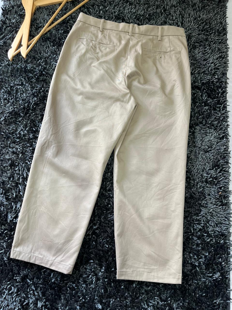 Uniqlo Relaxed Fit Casual Trousers | Everyday Wear Pants | Smart Casual Style | Men Women | Online Shopping