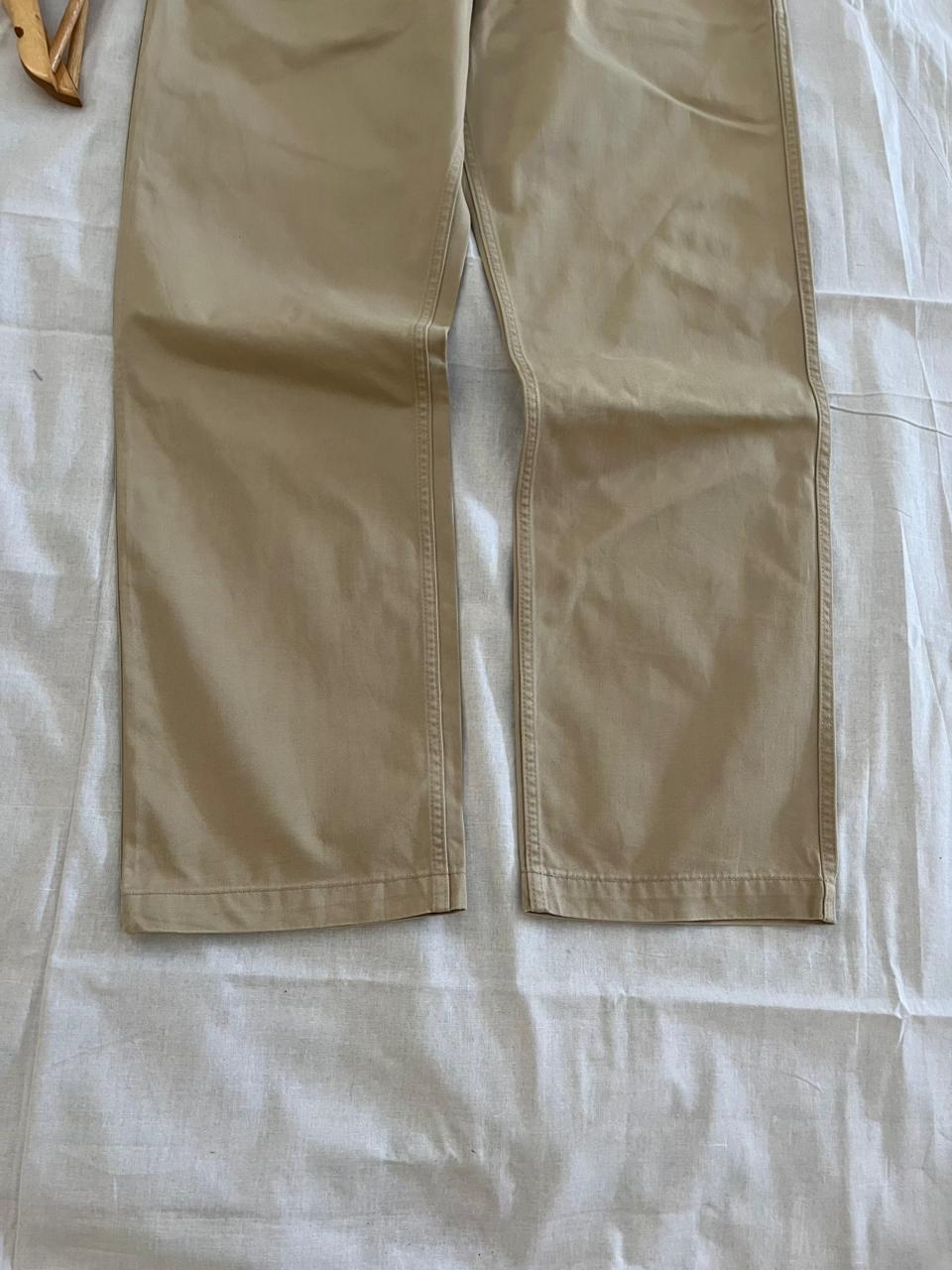 Uniqlo Relaxed Fit Trousers | Double Pleated | Everyday Wear Pants | Smart Casual Style | Men Women | Online Shopping