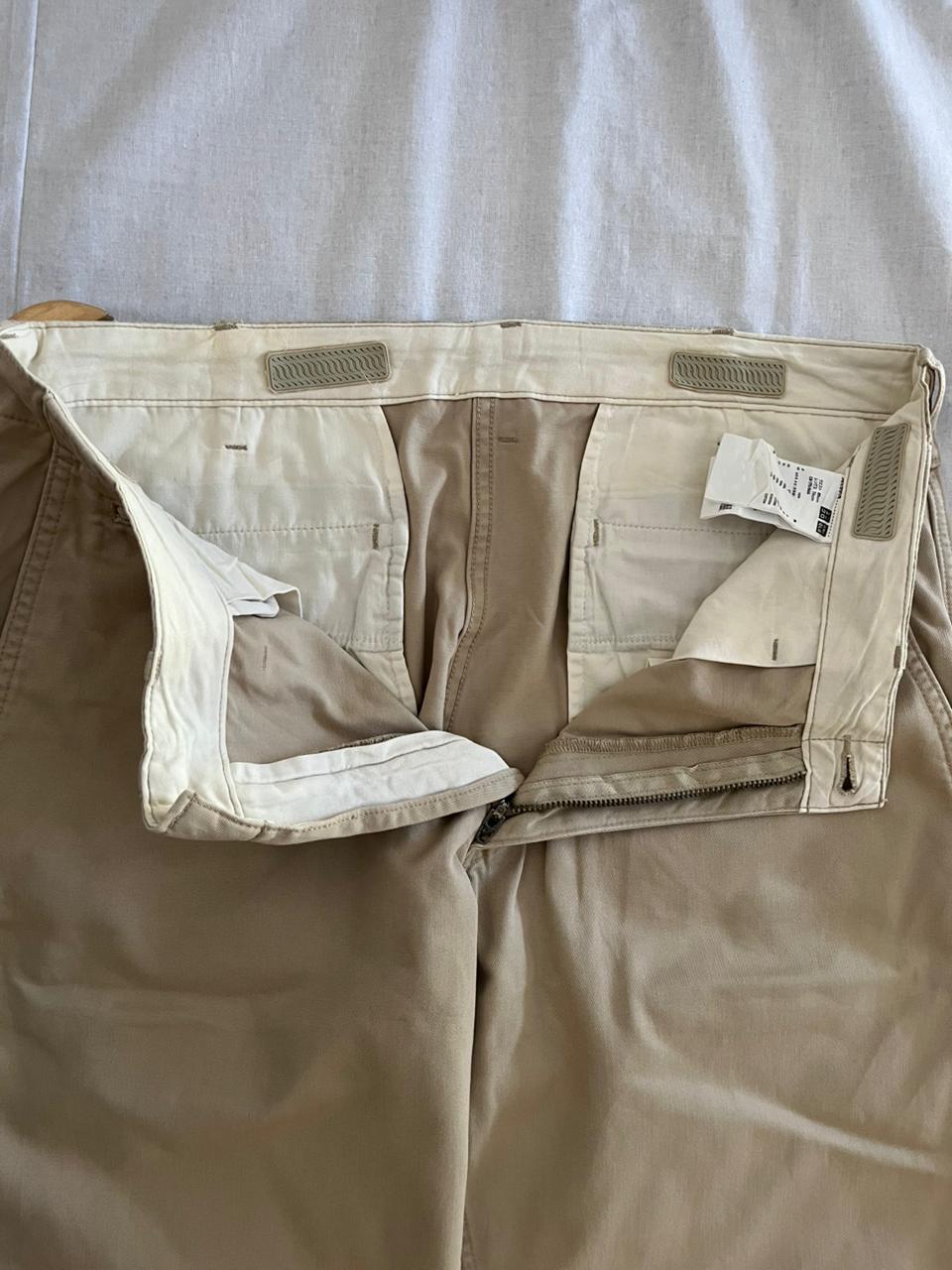 Uniqlo Relaxed Fit Trousers | Double Pleated | Everyday Wear Pants | Smart Casual Style | Men Women | Online Shopping