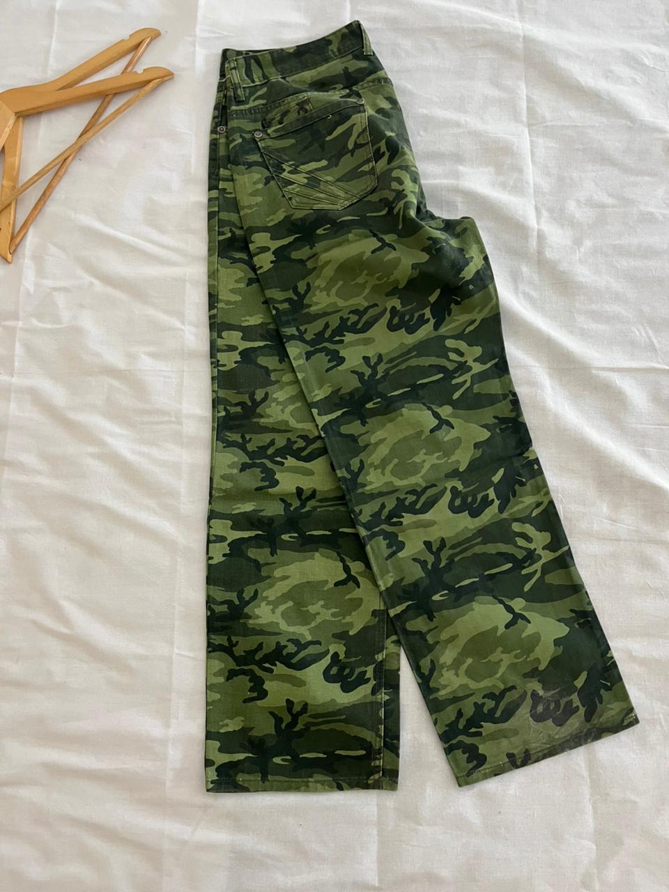 AKA DEMIKS Relaxed Fit Trousers || Everyday Wear Pants | Smart Casual Style | Men Women | Online Shopping