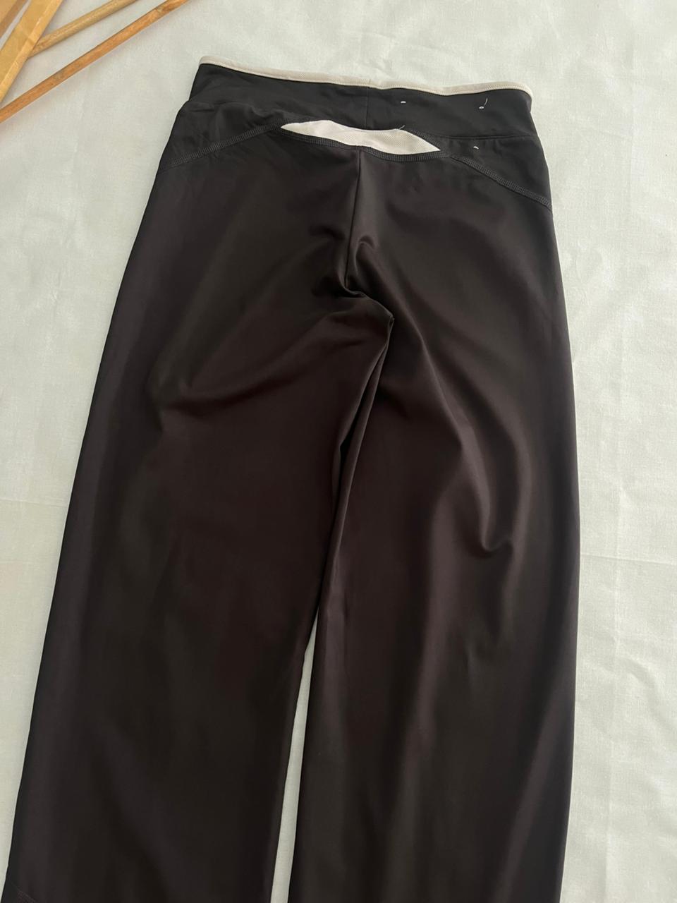 Under@rmour Track Pants  | Everyday Sportswear | Streetwear Style | Men Women | Online Shopping