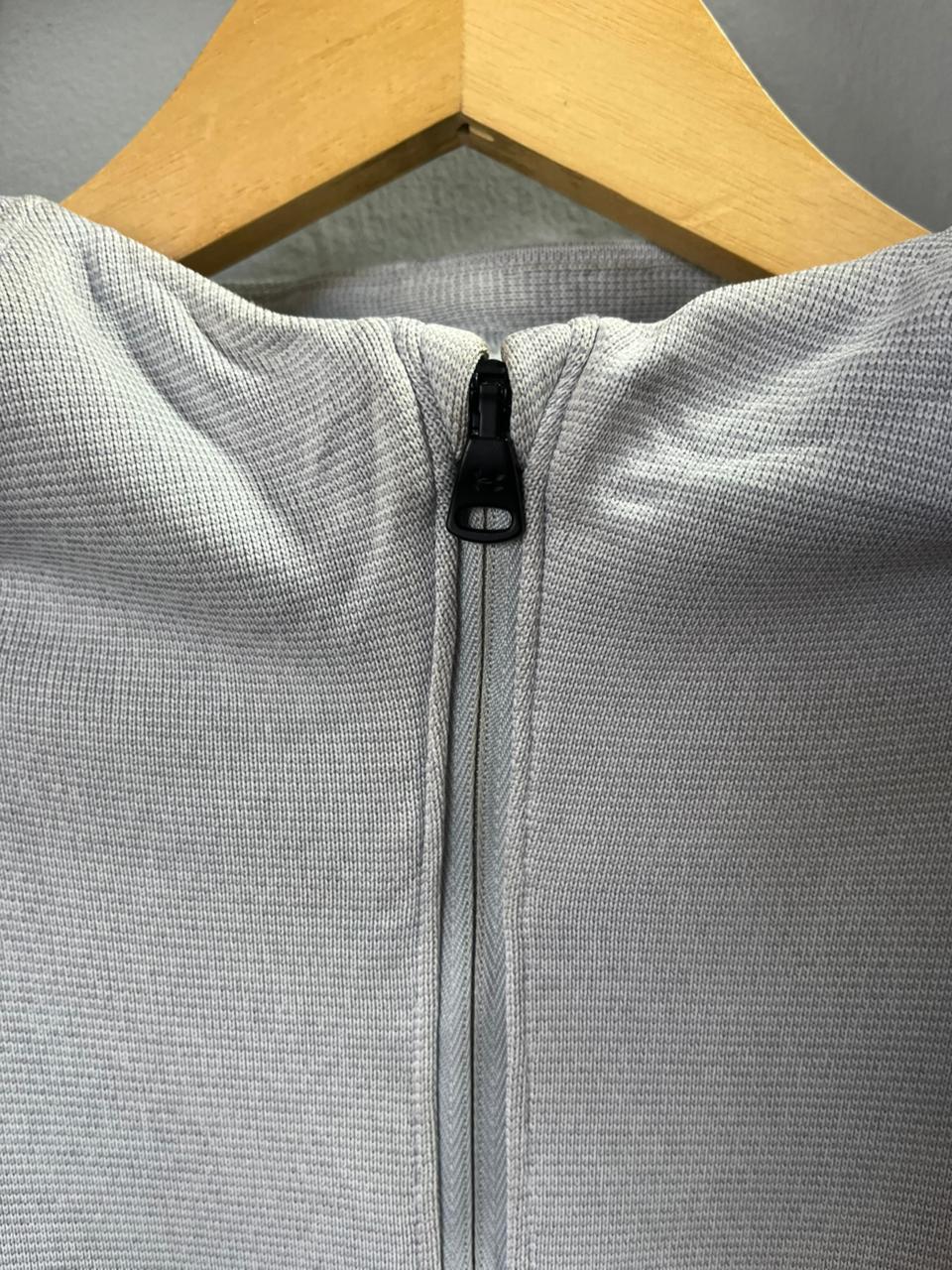 Under@rmour |zipper hoodie | Sportswear , Gymwear & Activewear | Track& Field| Running | Winterwear