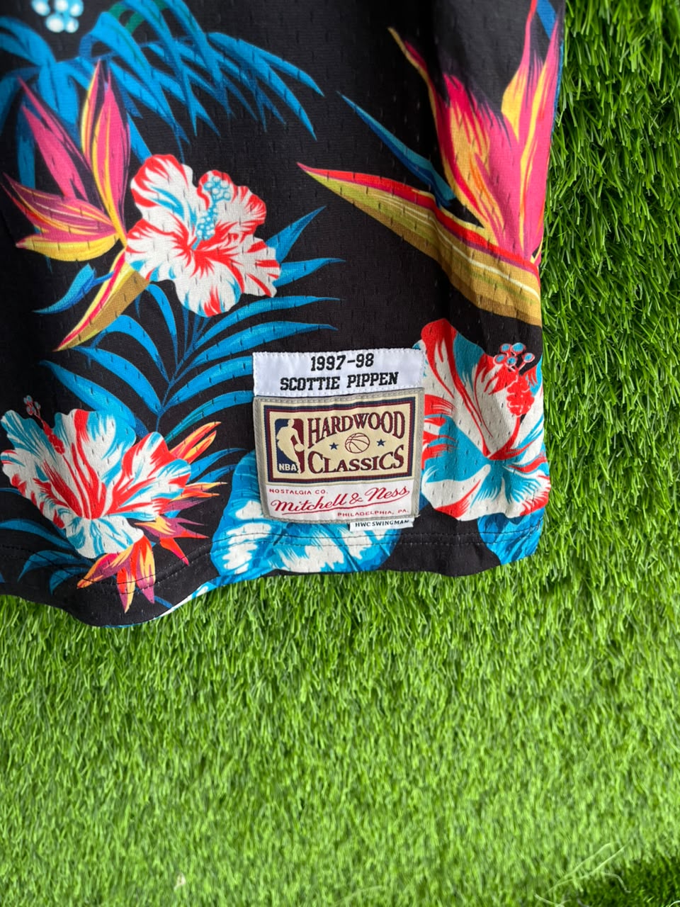Rare  Pipen Bulls 33 floral  Jersey |Vintage Oversized Streetwear | Men Women |  Online Shopping