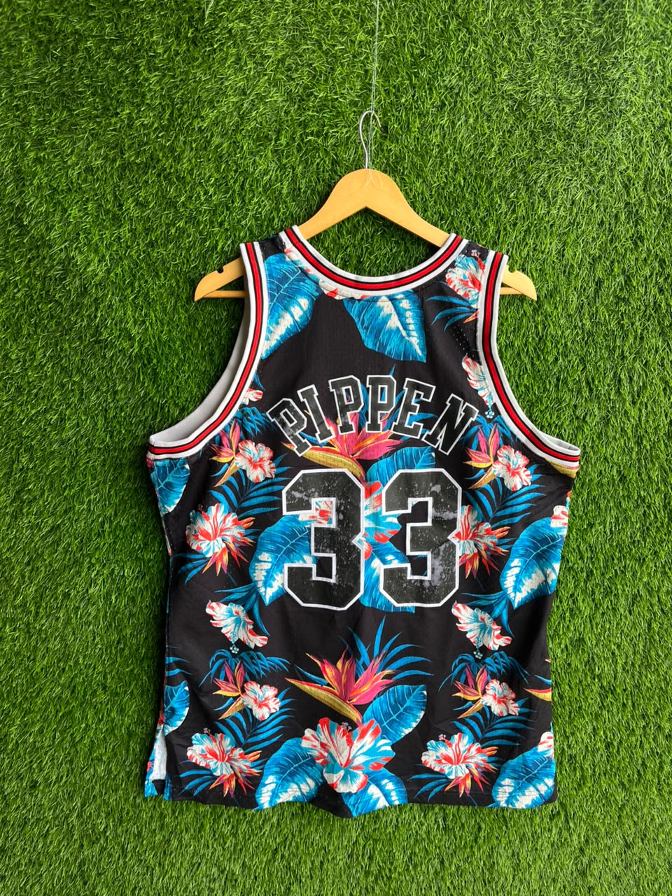 Rare  Pipen Bulls 33 floral  Jersey |Vintage Oversized Streetwear | Men Women |  Online Shopping