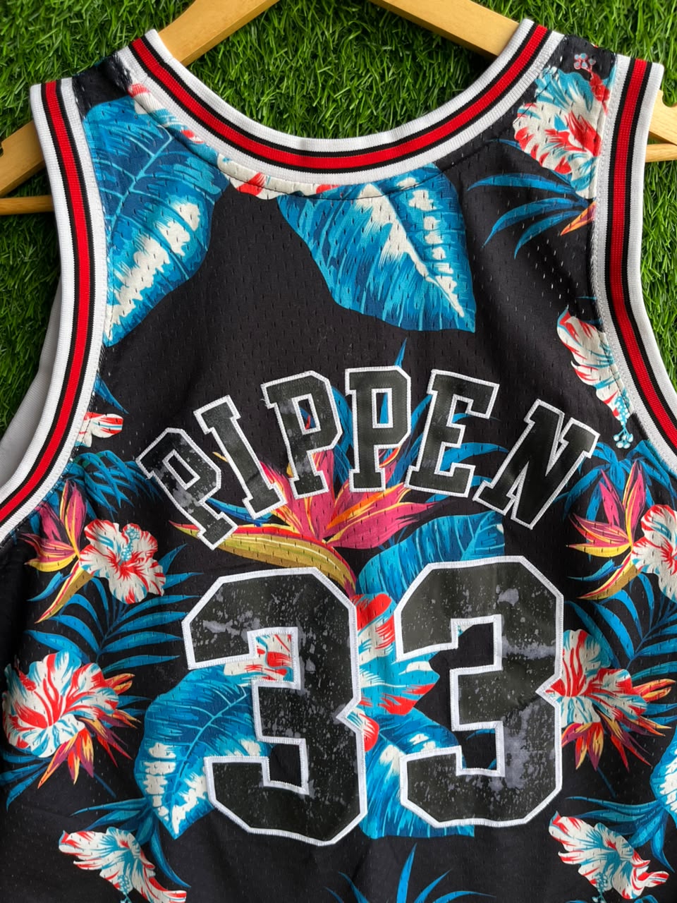 Rare  Pipen Bulls 33 floral  Jersey |Vintage Oversized Streetwear | Men Women |  Online Shopping