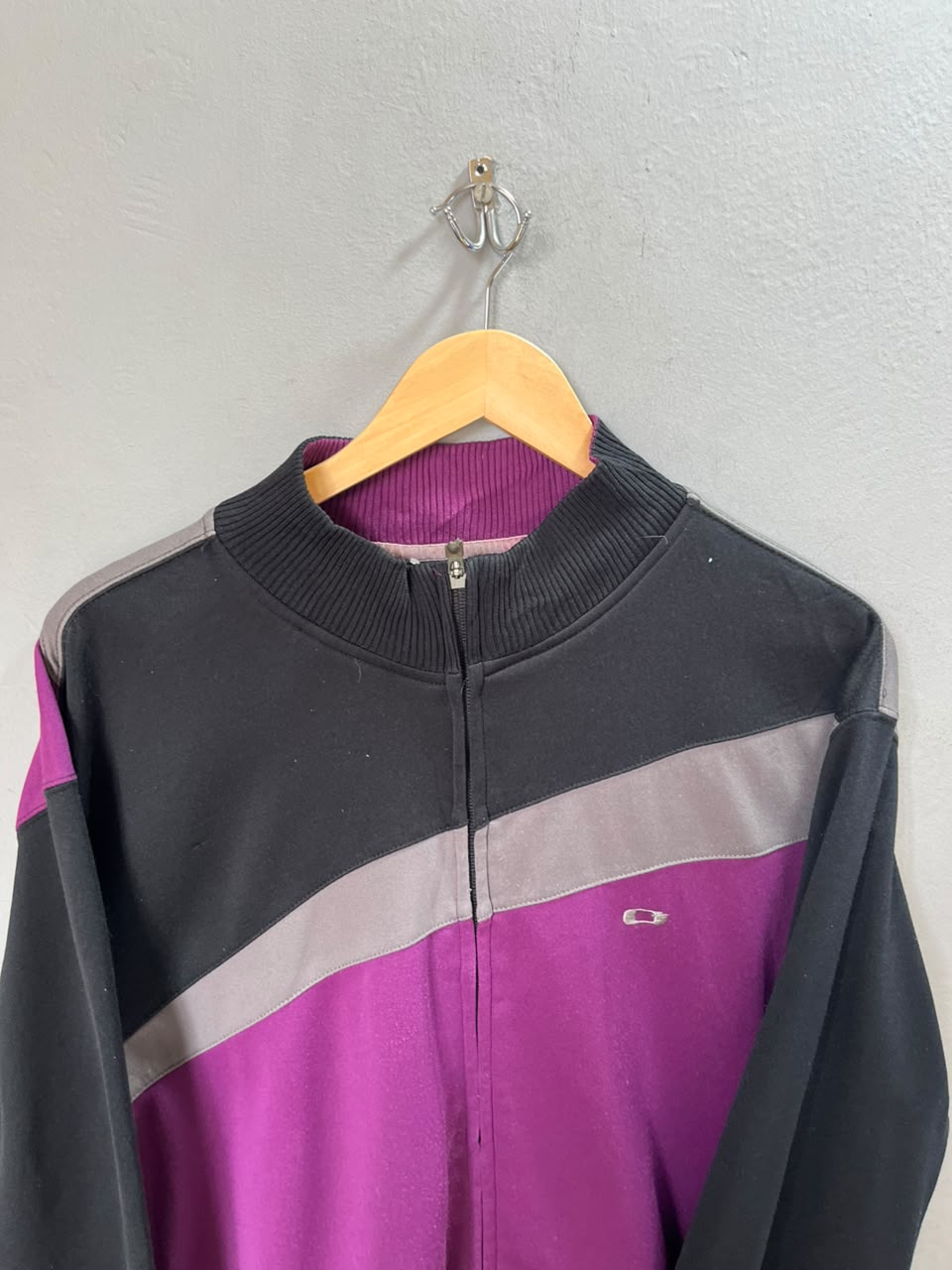 Okaley Windbreaker | Wind Cheater |Jackets| Sportswear , Gymwear & Activewear | Track& Field| Running | Winter wear