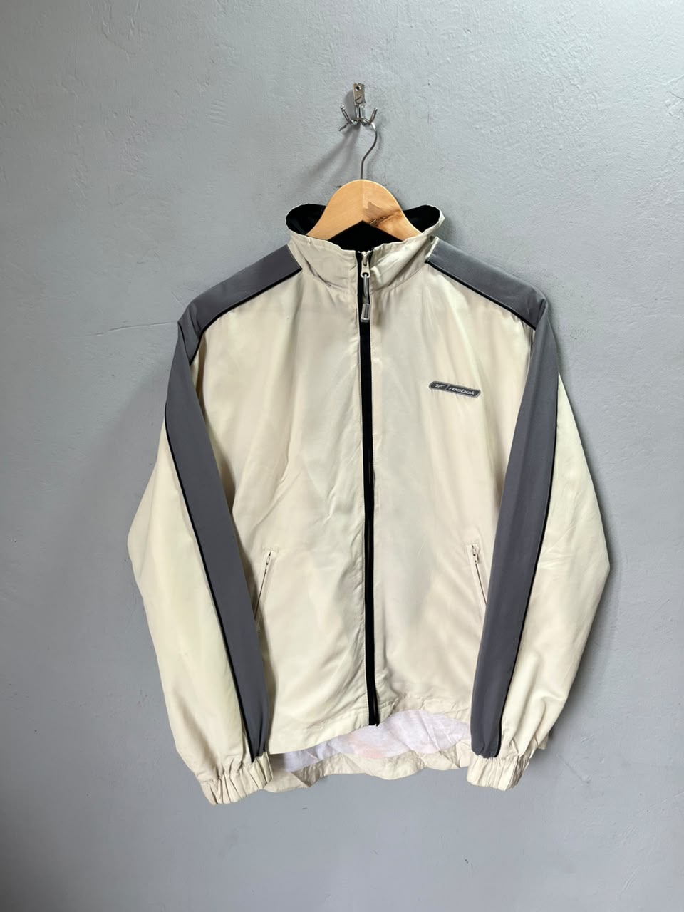 Reeb0k Windbreaker | Wind Cheater |Jackets| Sportswear , Gymwear & Activewear | Track& Field| Running | Winter wear