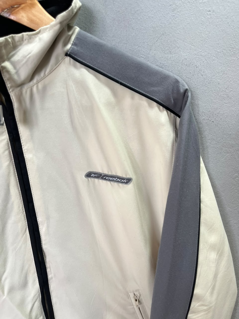 Reeb0k Windbreaker | Wind Cheater |Jackets| Sportswear , Gymwear & Activewear | Track& Field| Running | Winter wear