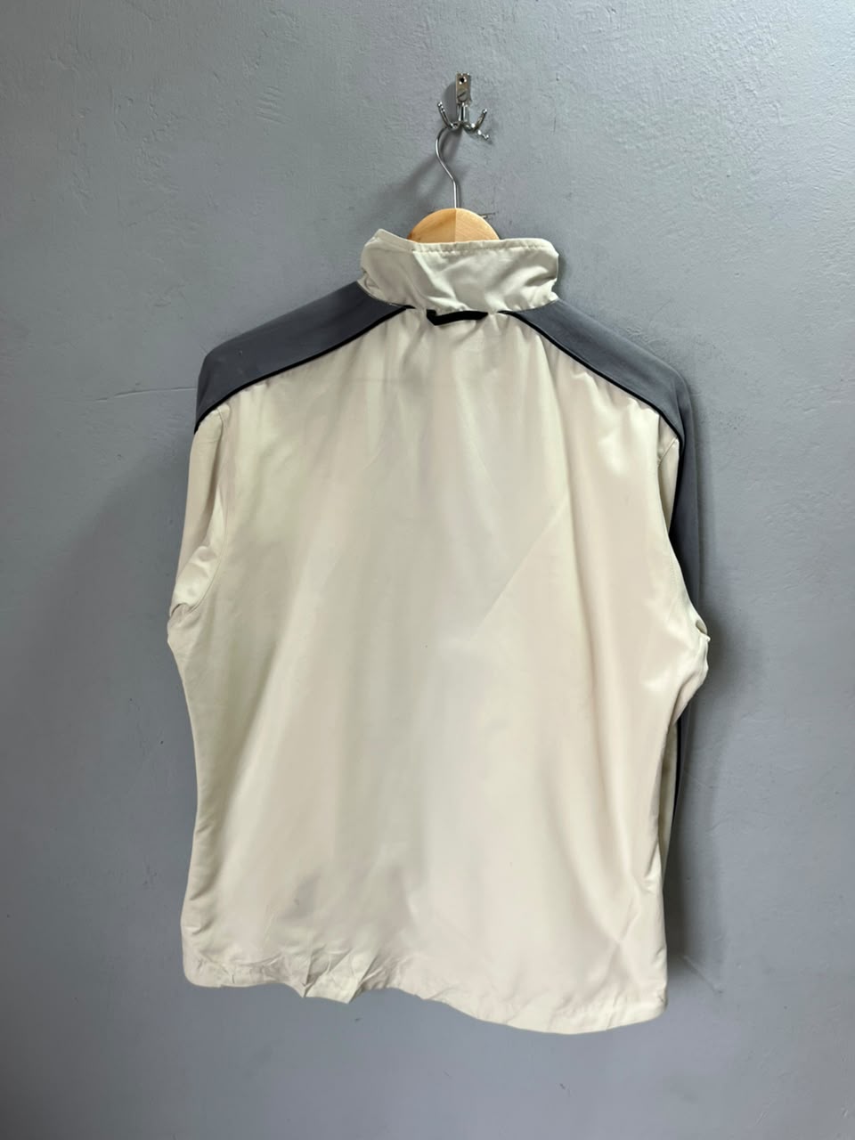Reeb0k Windbreaker | Wind Cheater |Jackets| Sportswear , Gymwear & Activewear | Track& Field| Running | Winter wear