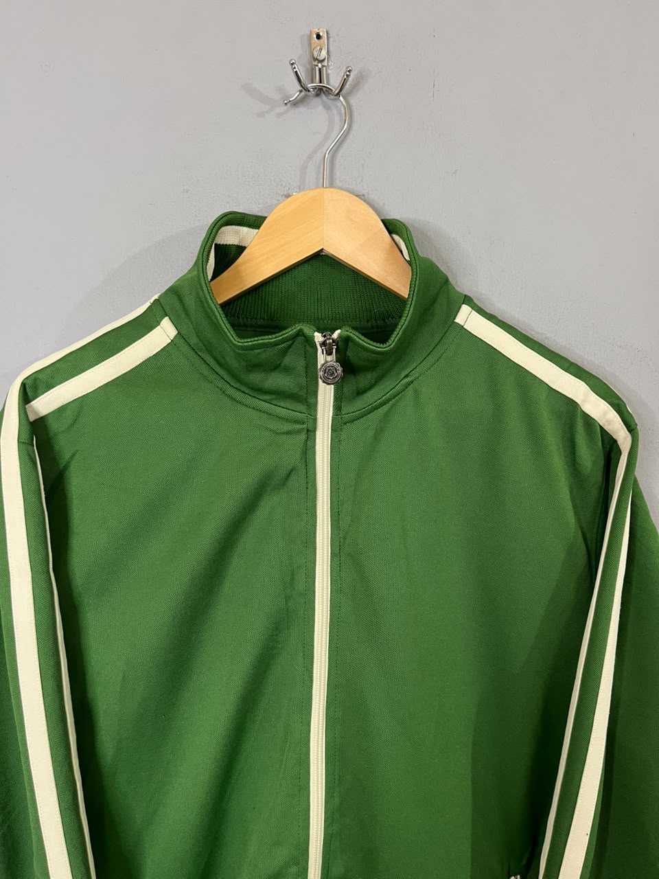 Old Navy Windbreaker | Wind Cheater |Jackets| Sportswear , Gymwear & Activewear | Track& Field| Running | Winter wear