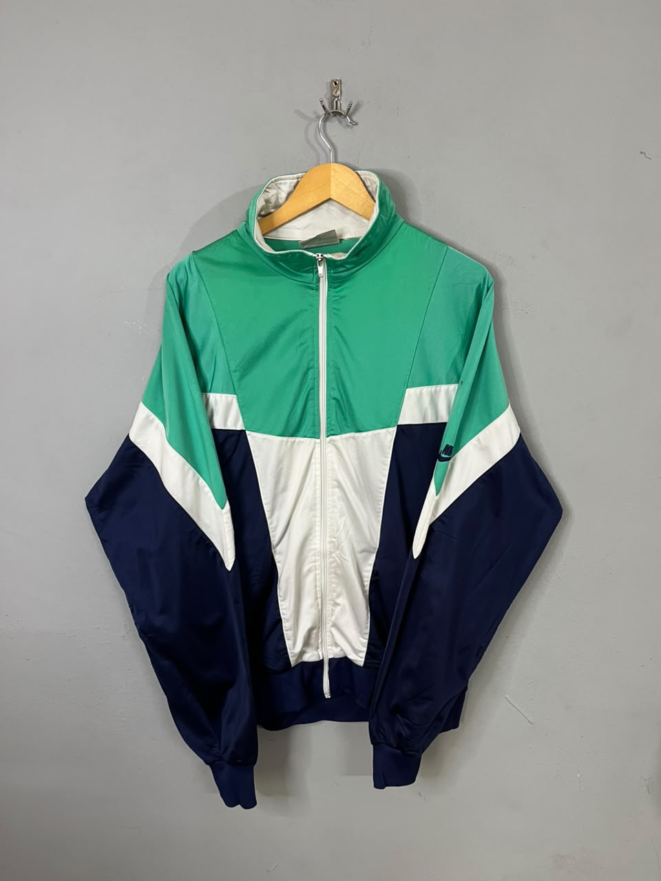 N*ke Windbreaker | Wind Cheater |Jackets| Sportswear , Gymwear & Activewear | Track& Field| Running | Winter wear