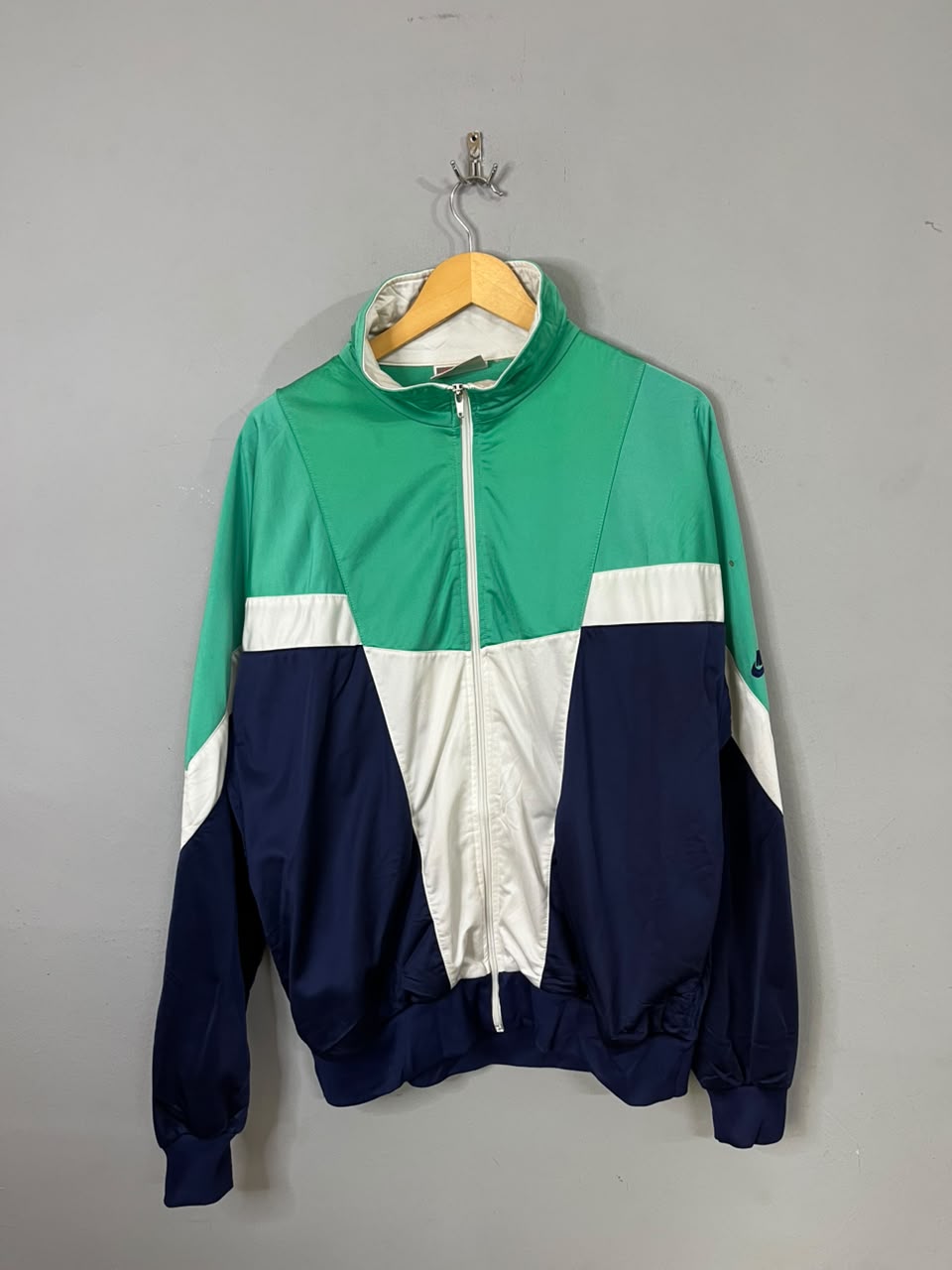 N*ke Windbreaker | Wind Cheater |Jackets| Sportswear , Gymwear & Activewear | Track& Field| Running | Winter wear