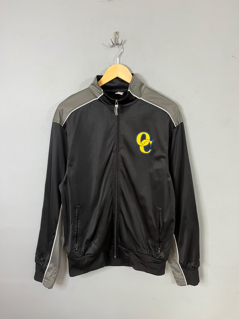 Stugo OC Windbreaker | Wind Cheater |Jackets| Sportswear , Gymwear & Activewear | Track& Field| Running | Winter wear