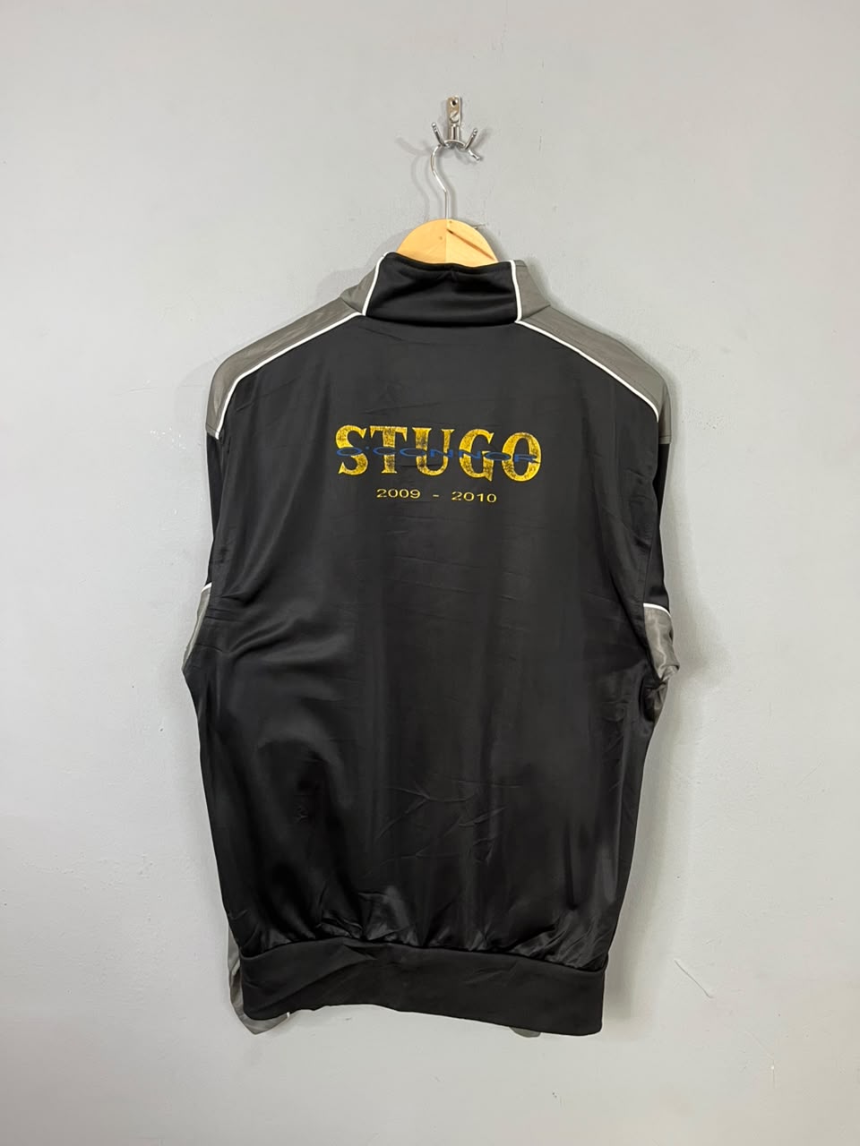 Stugo OC Windbreaker | Wind Cheater |Jackets| Sportswear , Gymwear & Activewear | Track& Field| Running | Winter wear