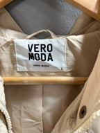 VERO MODA Windbreaker | Wind Cheater |Jackets| Sportswear , Gymwear & Activewear | Track& Field| Running | Winter wear