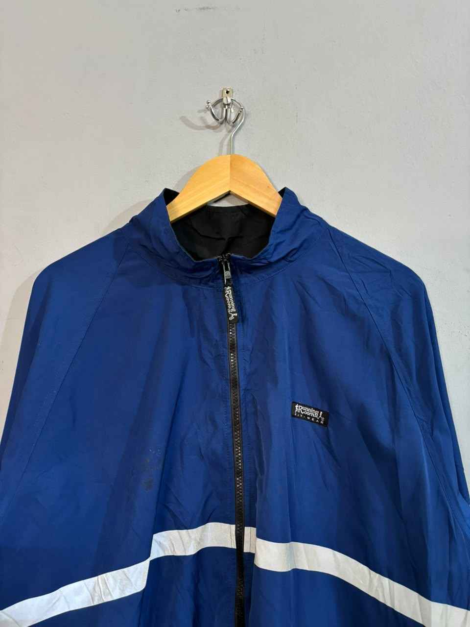 Running Room Windbreaker | Wind Cheater |Jackets| Sportswear , Gymwear & Activewear | Track& Field| Running | Winter wear